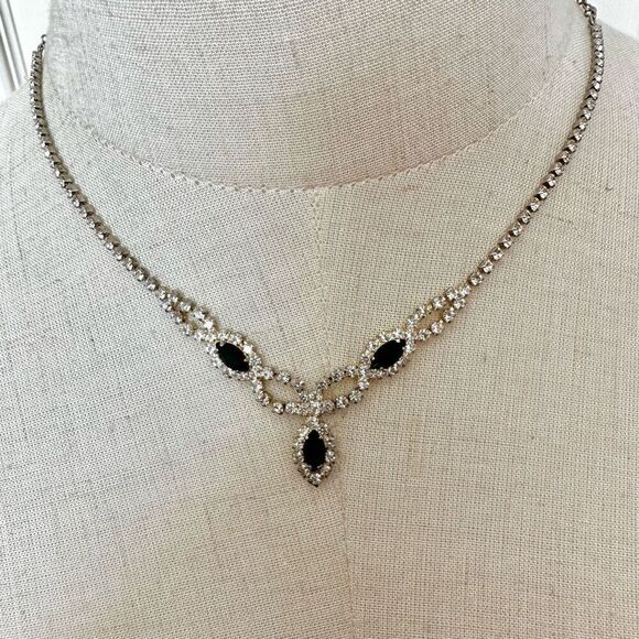 Rhinestone necklace - Picture 5 of 10